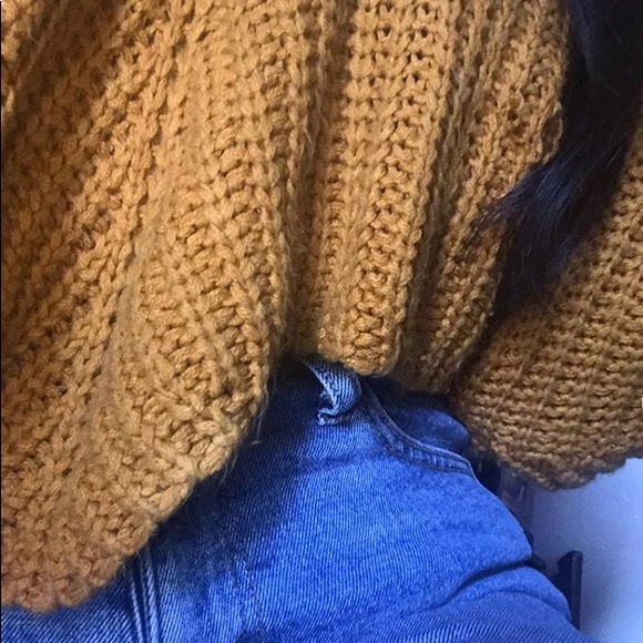 KNITTED CROP SWEATER 🍁 - Picture 2 of 3